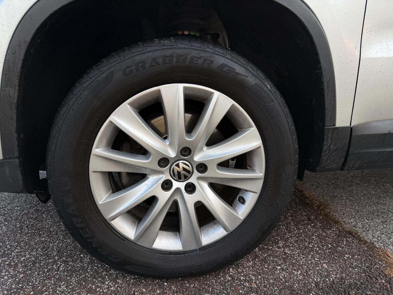 Volkswagen Tiguan 2.0 TDI DPF 4MOTION tiptronic Track & Field