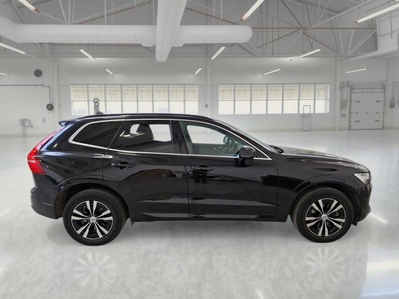 VOLVO XC60 B4 D AWD automatico Momentum Pro MY22