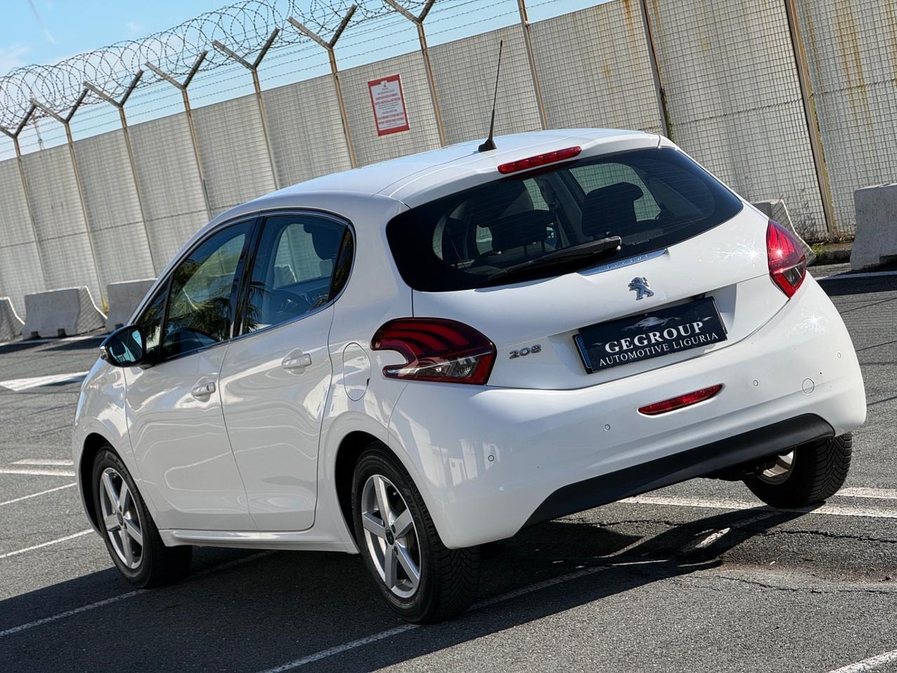 Peugeot 208 1.2 Puretech 82 CV Allure-PERMUTABILE