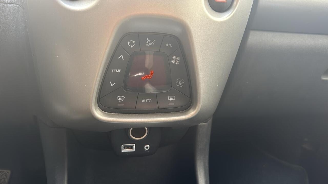 Toyota Aygo 1.0 72 CV 5 porte x-trend