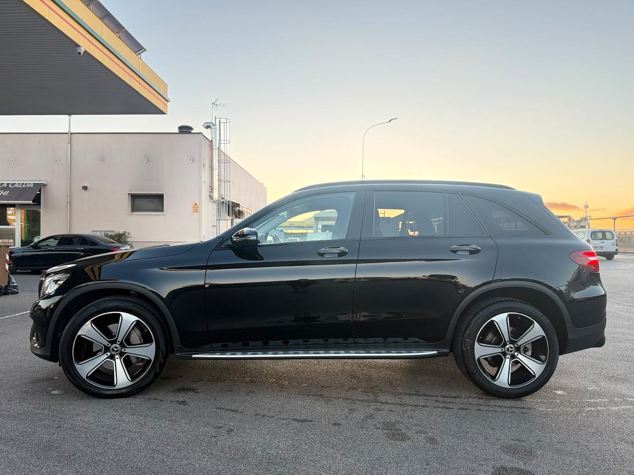 Mercedes-benz GLC 250 d 4Matic Total Black/PEDANE/20"/BELLA