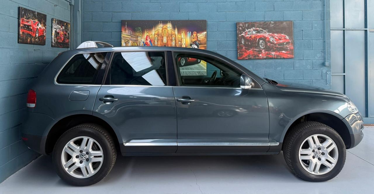 TOUAREG 4.2 V8 GANGIO 3500KG ASI IVA ESPOSTA DISTRIBUZIONE ESEGUITA E CERTIFICATA