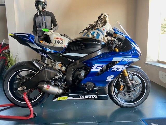 Yamaha YZF R6 (2008) – SOLO PISTA