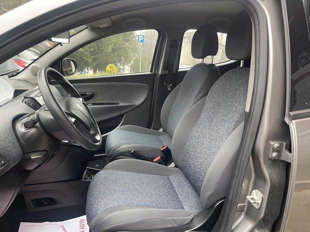 Lancia Ypsilon 1.0 FireFly 5 porte S&S Hybrid Ecochic NEO PATENTATI