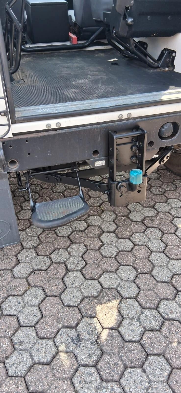 Land Rover Defender 90 2.4 TD4 Station Wagon S