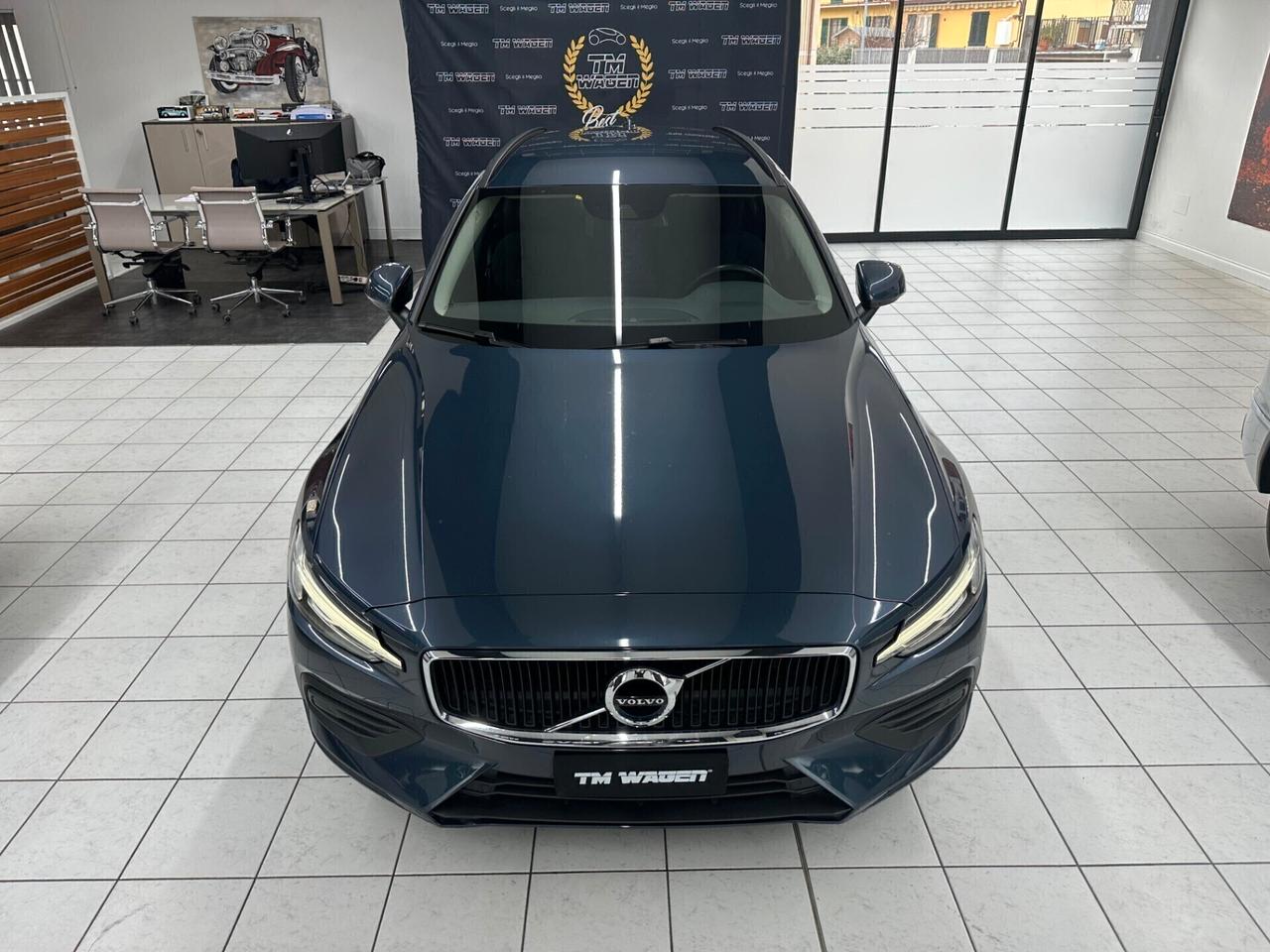 Volvo V60 2.0 d3 Momentum Business auto my21