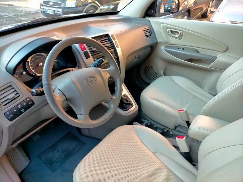 Hyundai Tucson 2.0 crdi 4 wd UNIC. PROPR.
