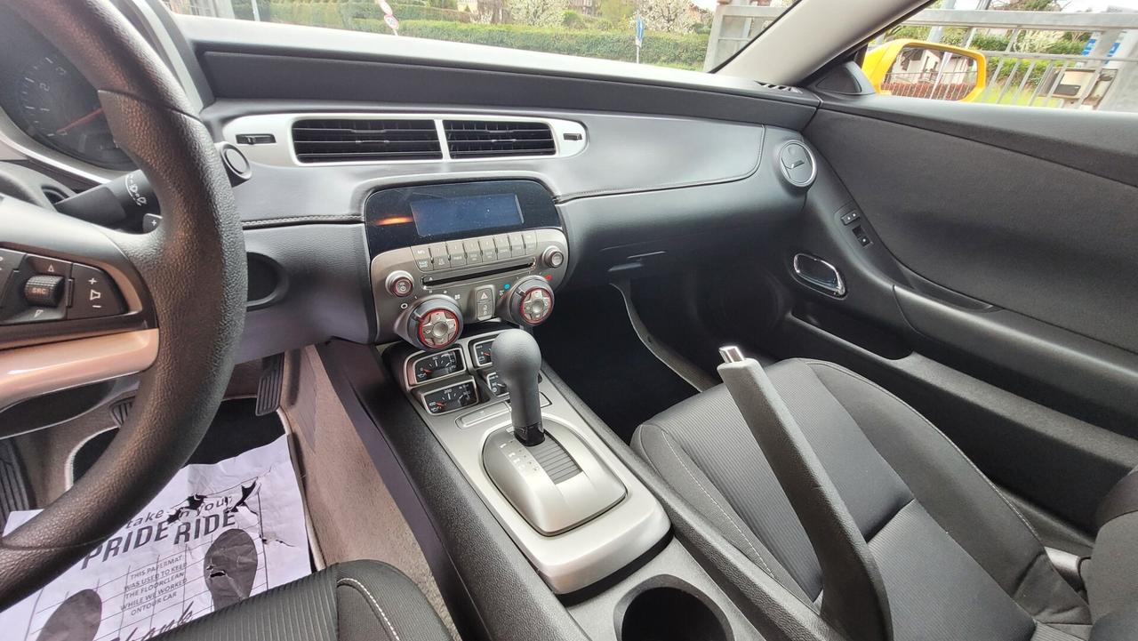 Chevrolet Camaro 5th Gen 3.6 V6 RS Bumblee Bee Edition