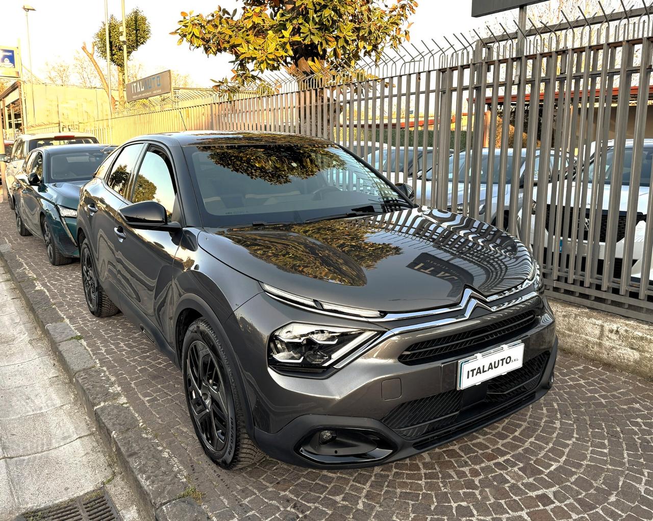 Citroen C4 PureTech 130 S&S EAT8 Shine
