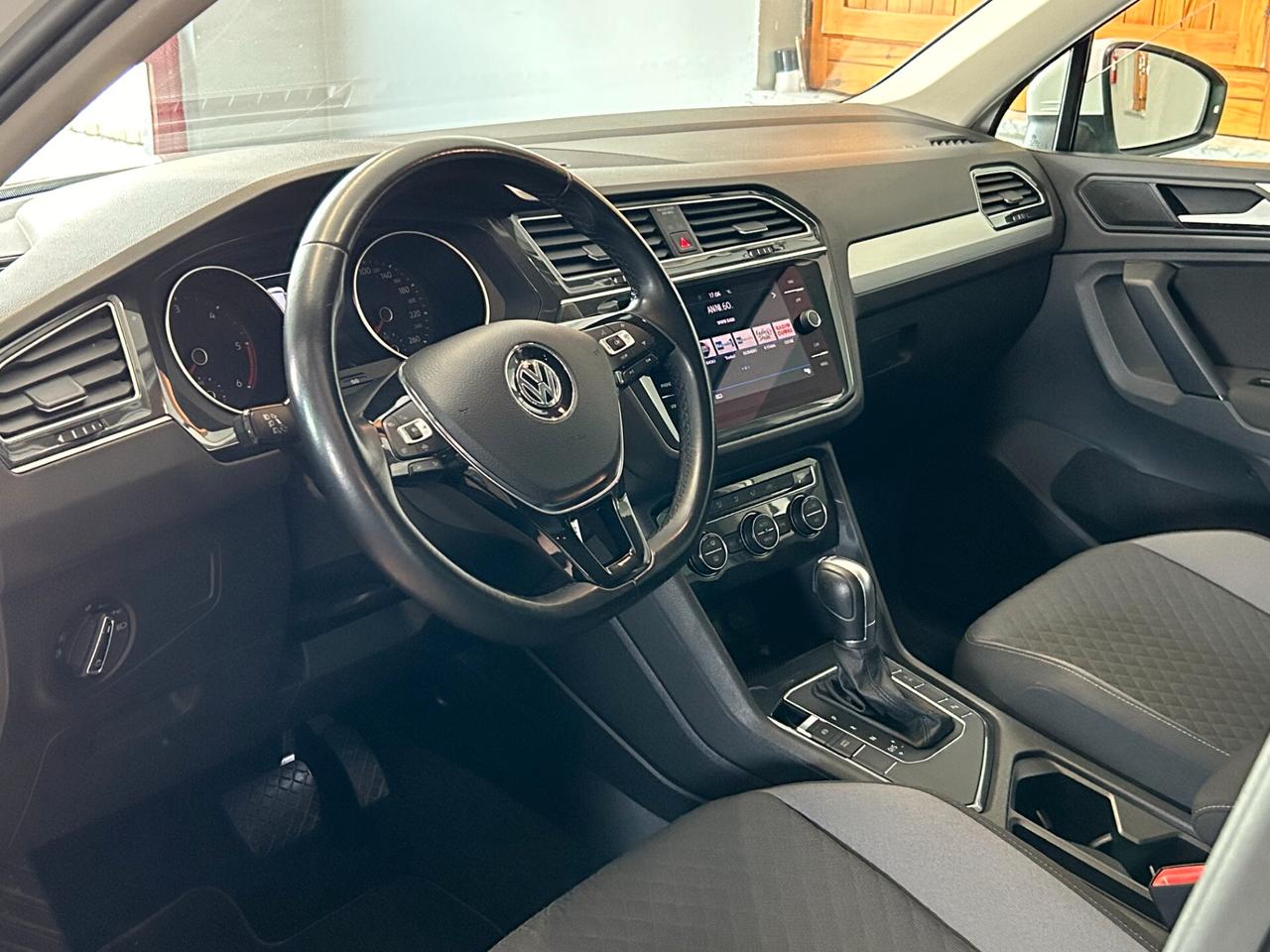 Volkswagen Tiguan 2.0 TDI SCR DSG Business BlueMotion Technology