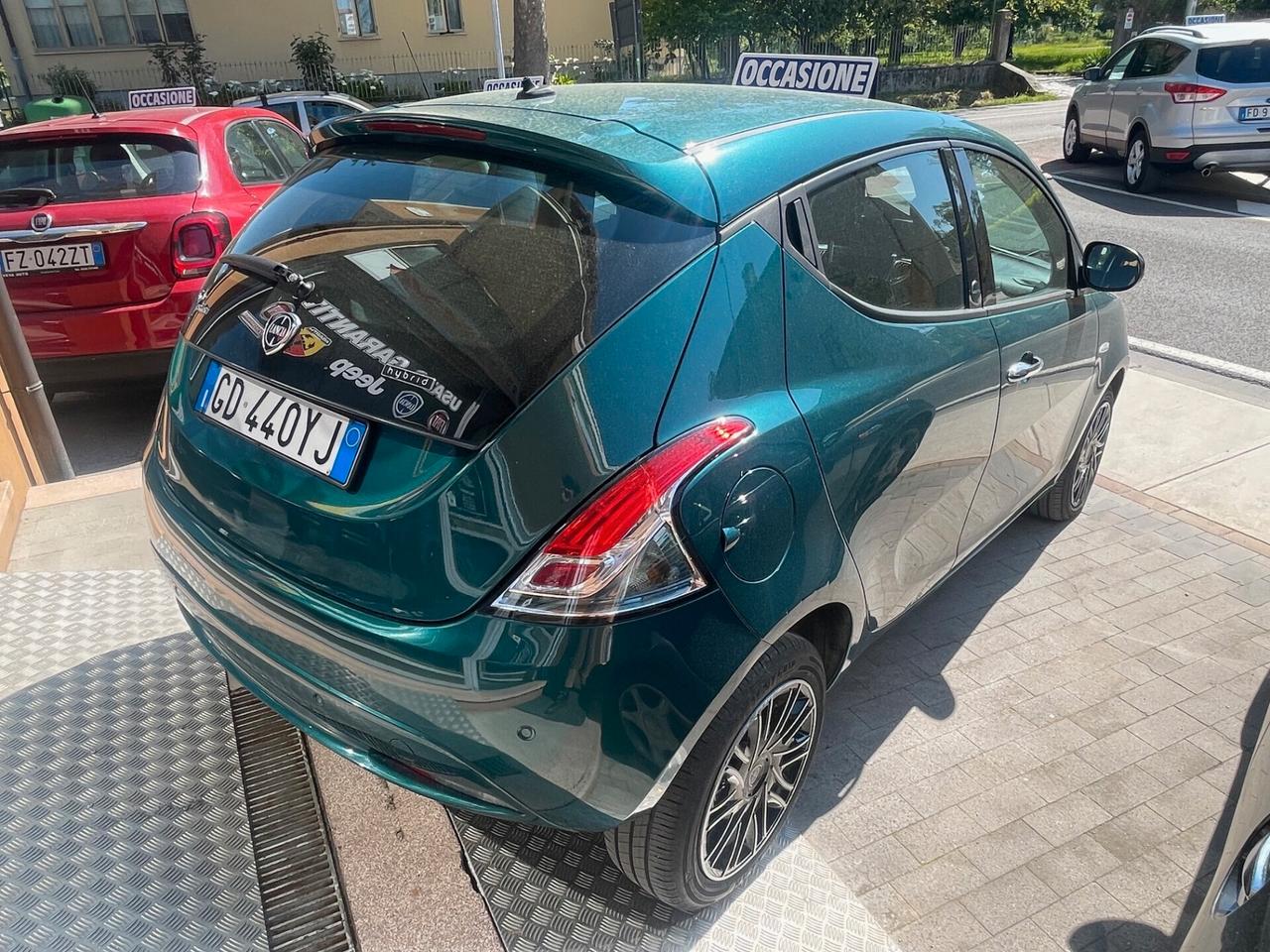 Lancia Ypsilon 1.0 Hybrid Ecochic Gold