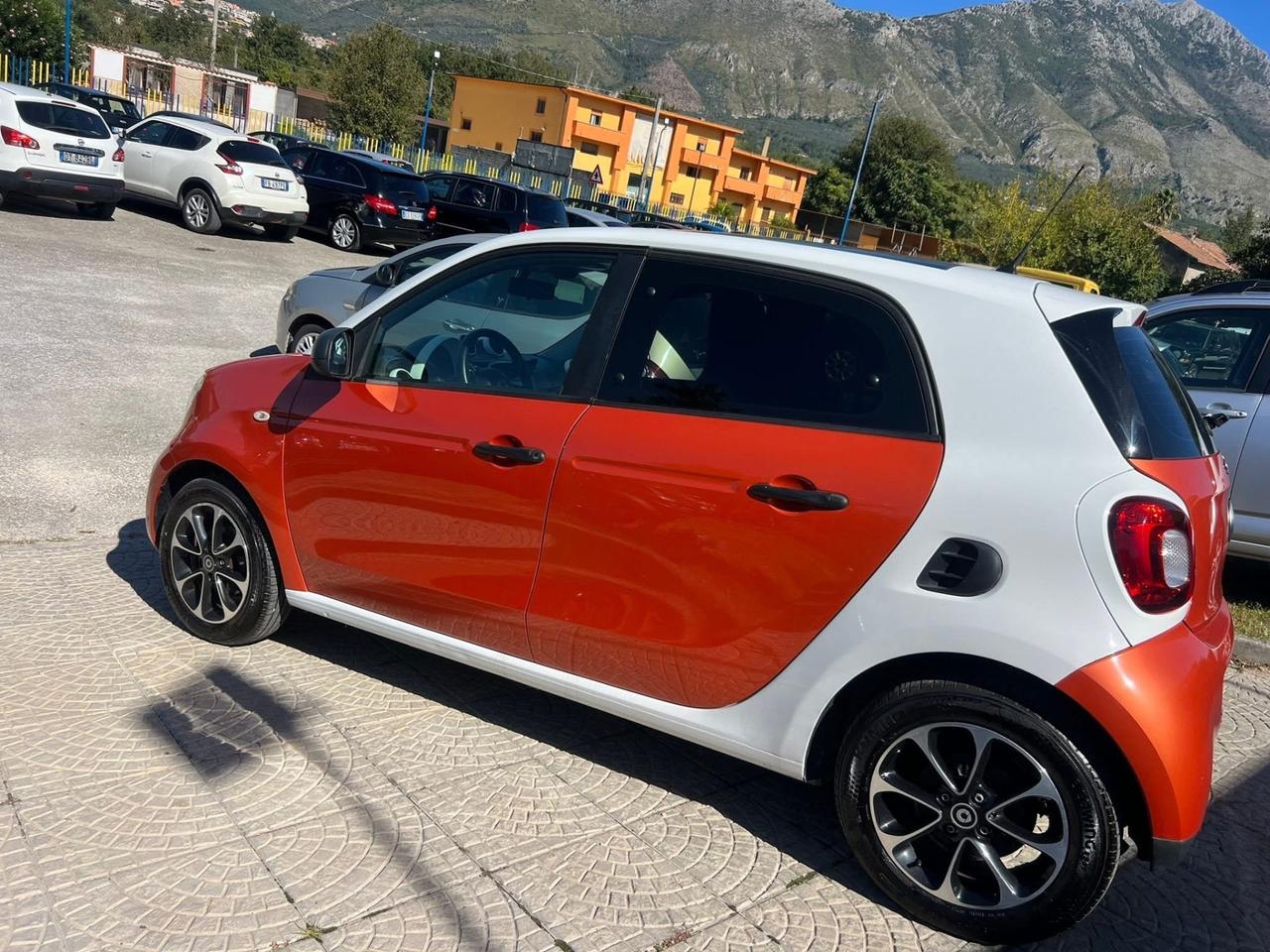 Smart ForFour 60 1.0 benzina garantita 12 mesi tetto in vetro full