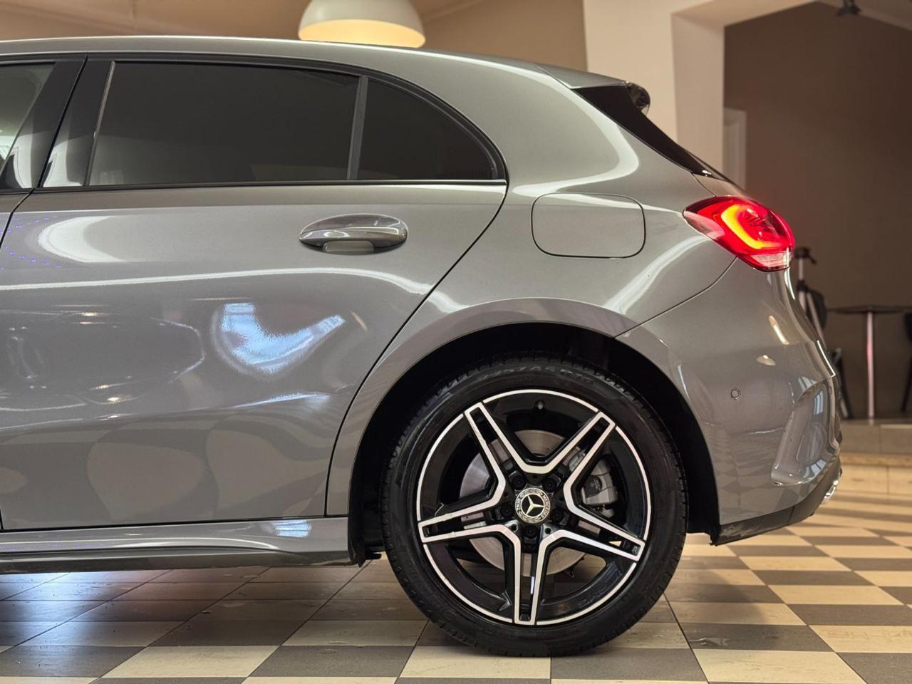 MERCEDES-BENZ A 250 Automatic Premium UniPro Mbux Ambient Light