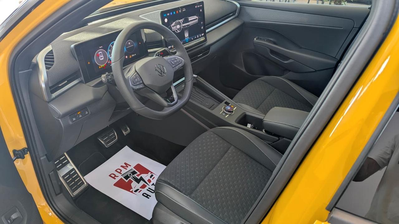 Volkswagen T-Roc 1.5 eTSI ACT 150 CV DSG R-Line KM0