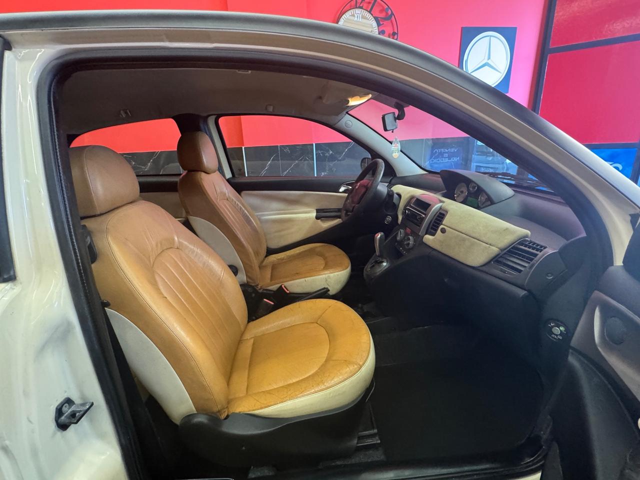 Lancia Ypsilon 1.3 MJT 75 CV Platino