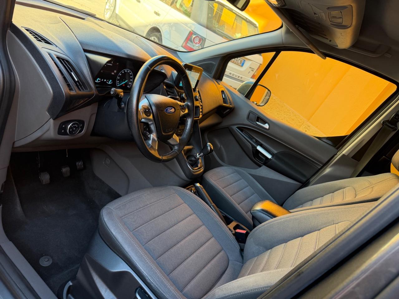 Ford Tourneo Connect 1.5 TDCi 120 CV Titanium