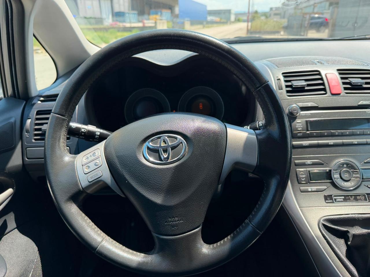 Toyota Auris D-4D Sol