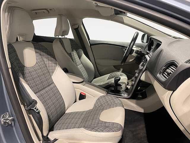 Volvo V40 2.0D 120CV Business Plus - IVA ESPOSTA