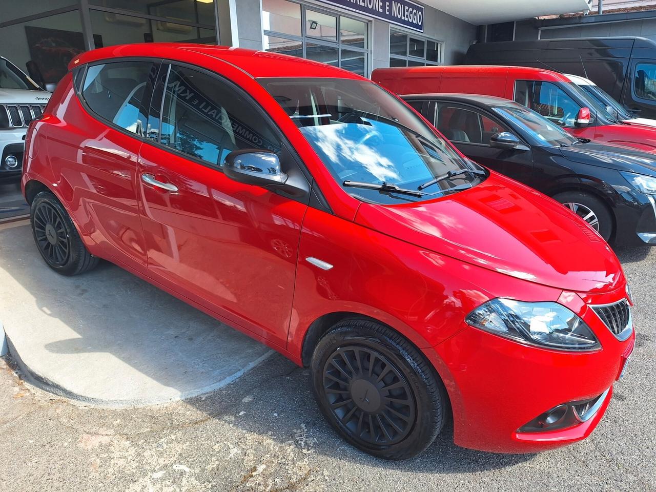 Lancia Ypsilon 1.2 69 CV 5 porte GPL Ecochic Silver