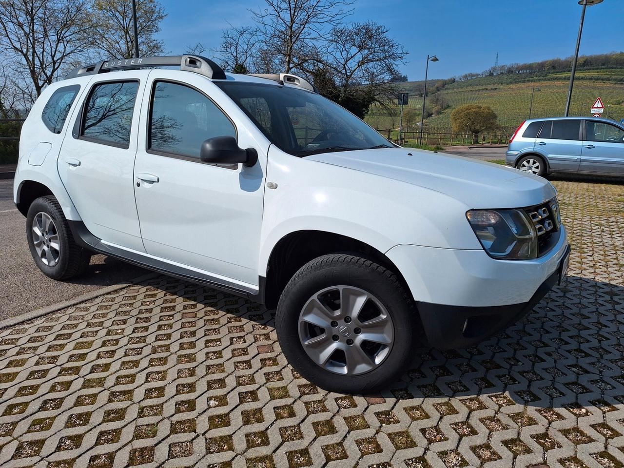 Dacia Duster 1.6 GPL DISTRIBUZIONE NUOVA