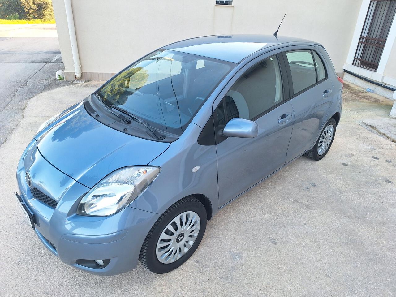 Toyota Yaris 1.0 BENZINA 5 PORTE 2010