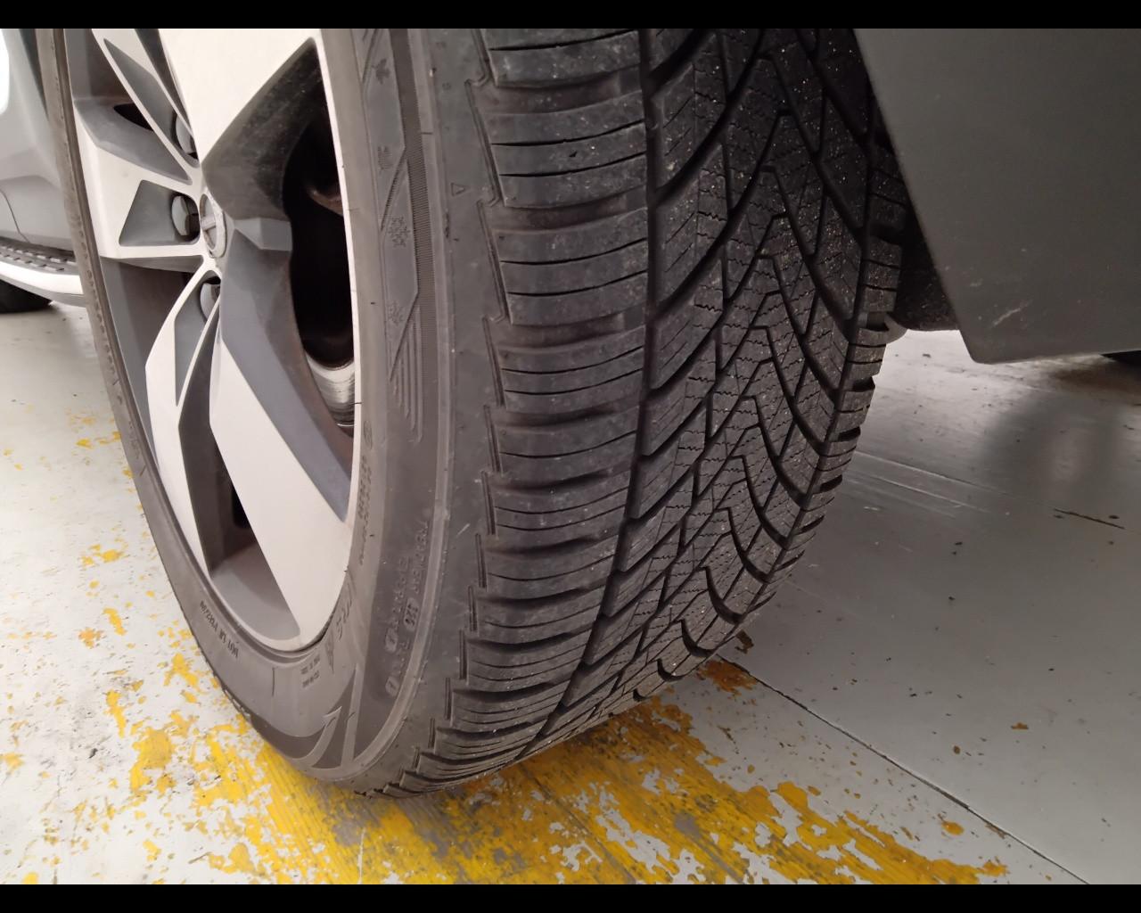 VOLVO XC40 - XC40 1.5 t2 Momentum Core my21