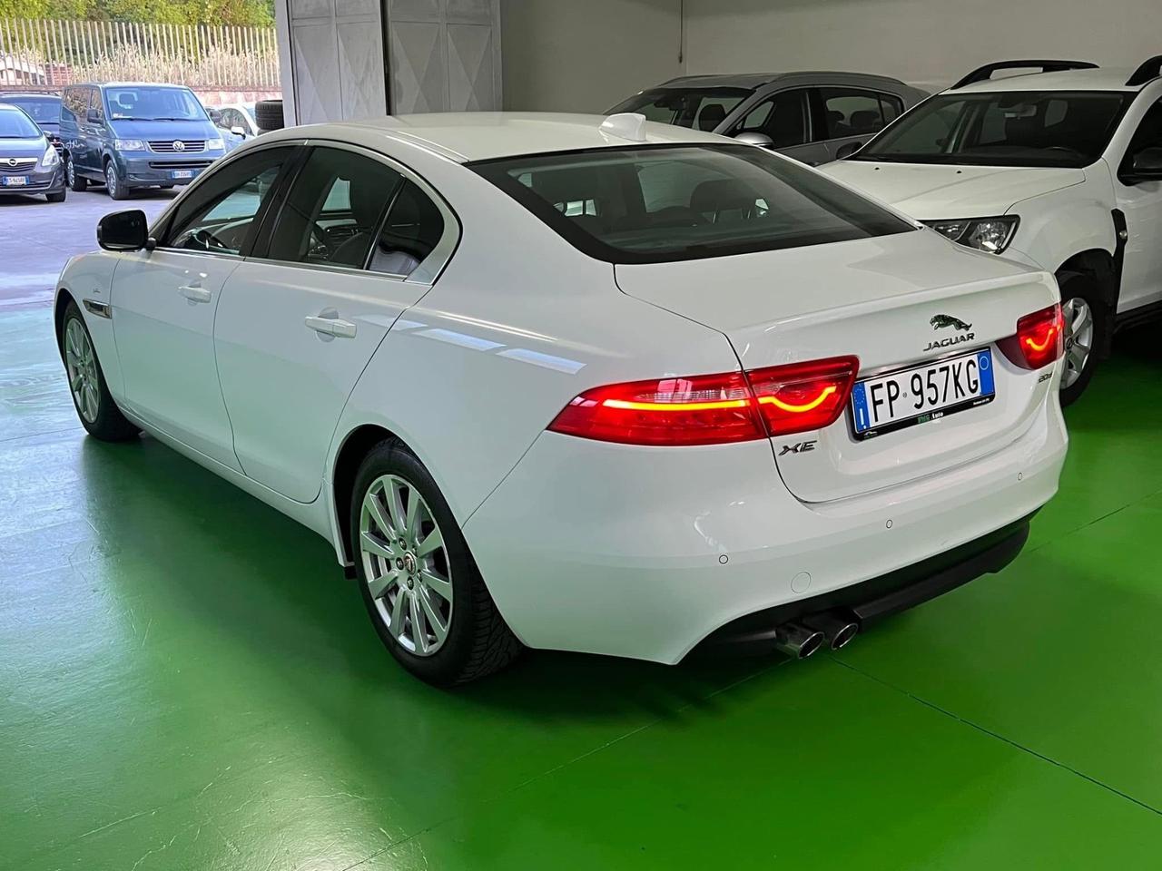Jaguar XE 2.0 D 180 CV Portfolio