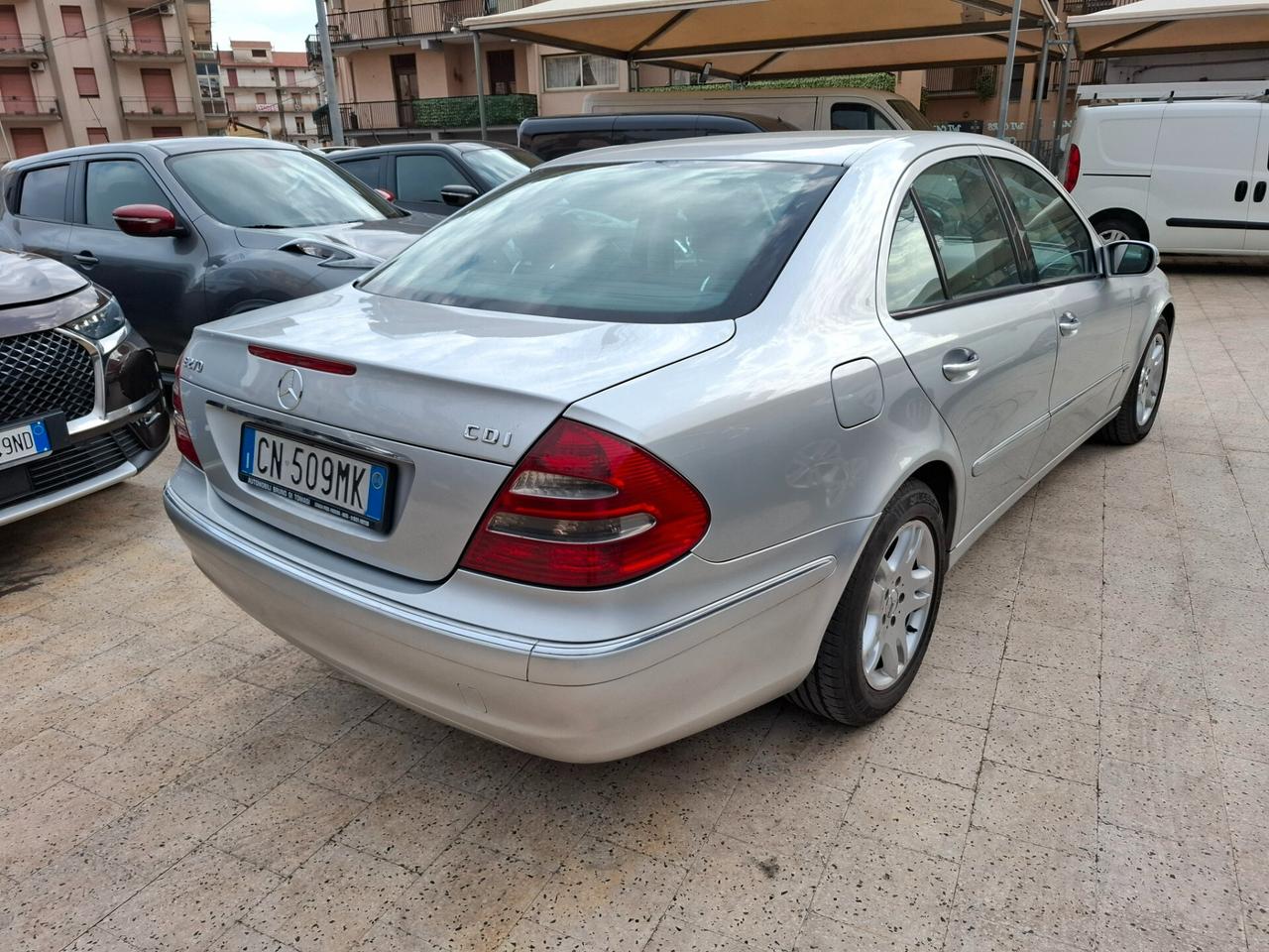 MERCEDES-BENZ E 270 CDI Avantgarde