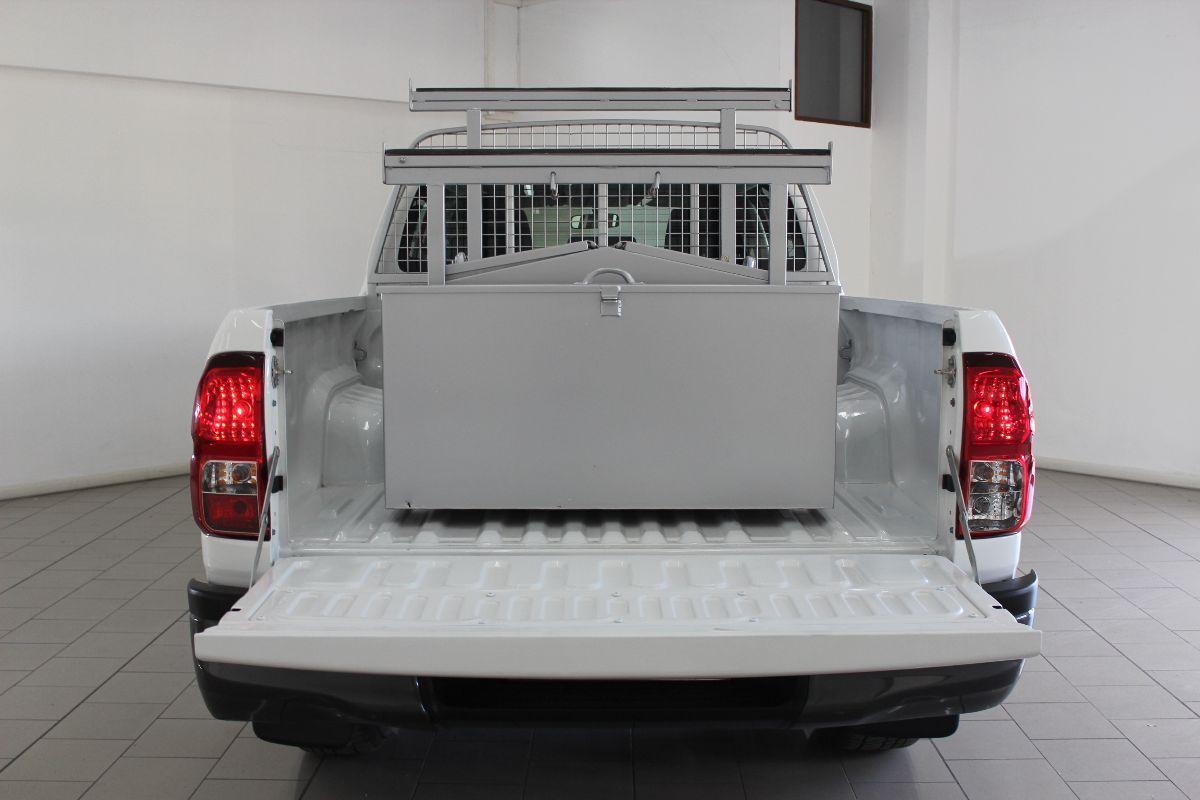TOYOTA HILUX 2.4 D4D M/T DC 4X4 COMFORT .VC.