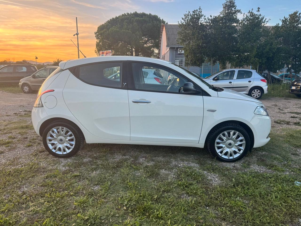 Lancia Ypsilon 1.2 SOLO 114.000 KM NEOPATENTATI