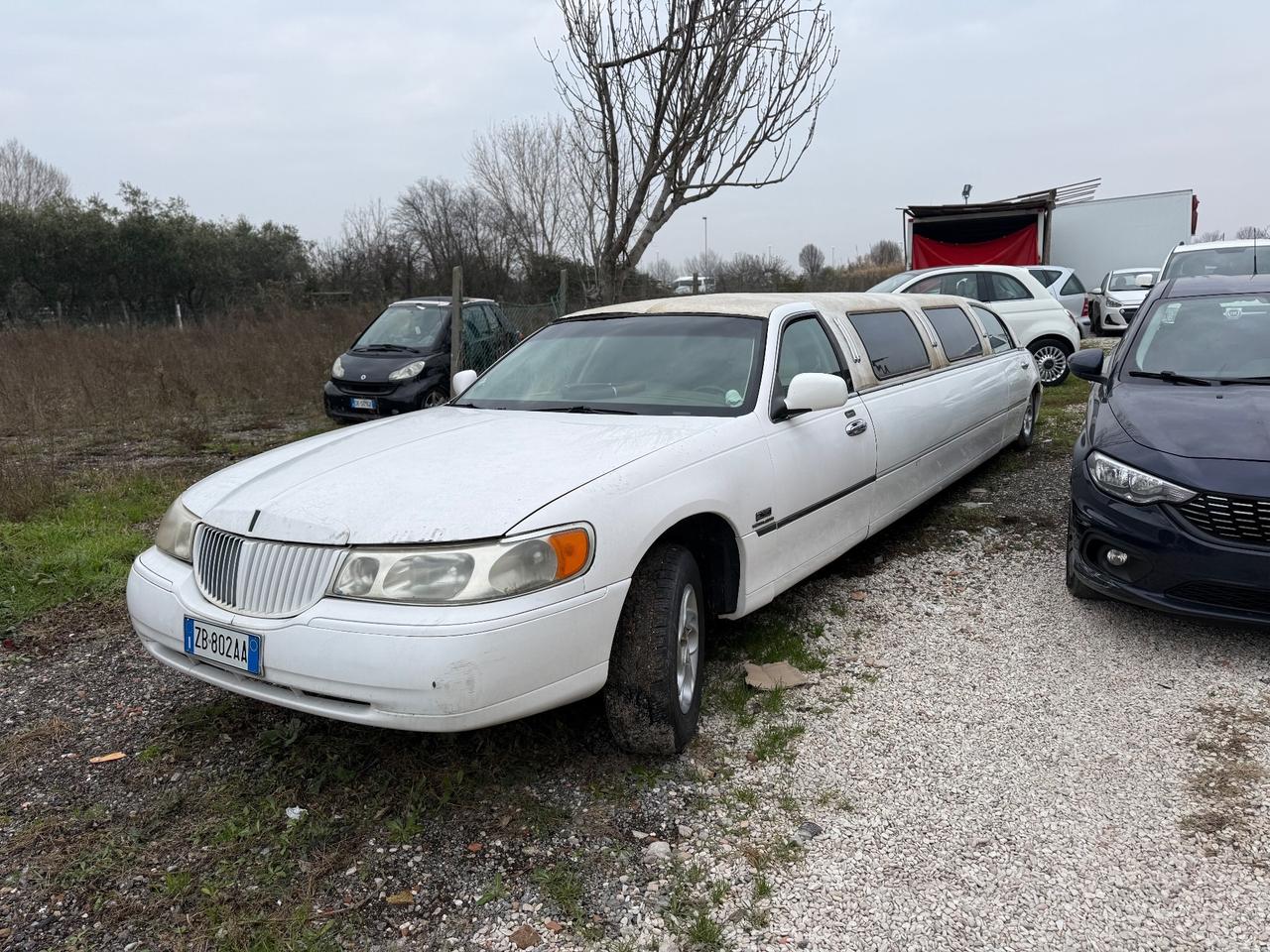 Lincoln Town Car Life Limousine