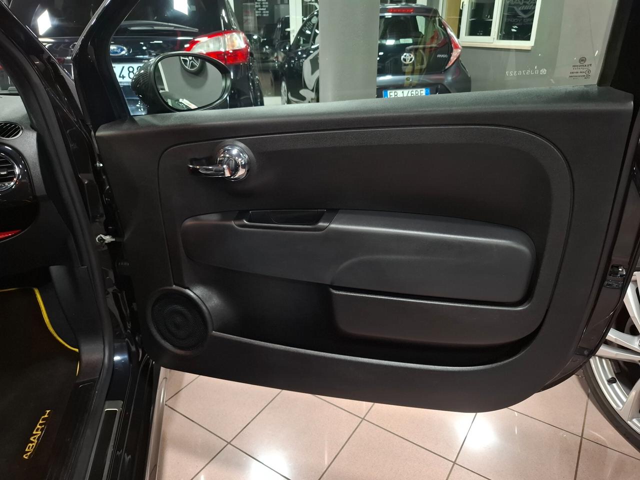 Abarth 595 CABRIO 1.4 Turbo T-Jet