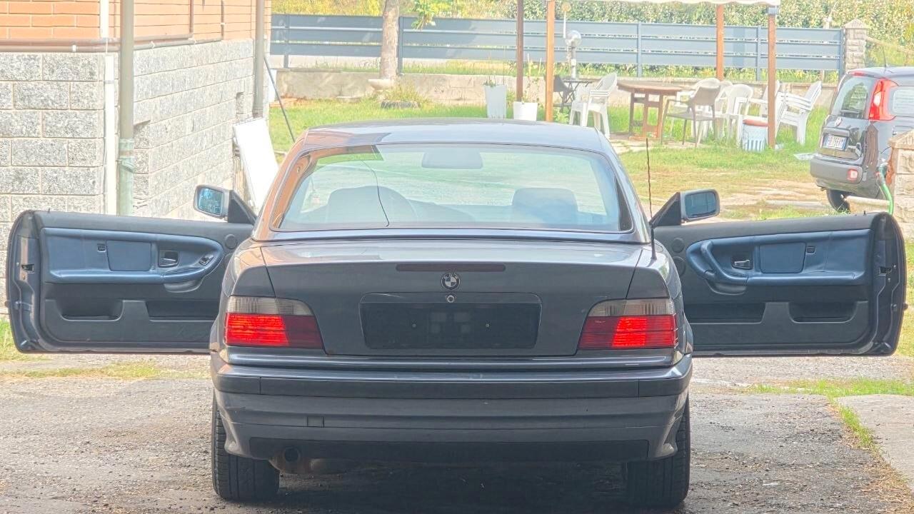 Bmw 318i Coupé