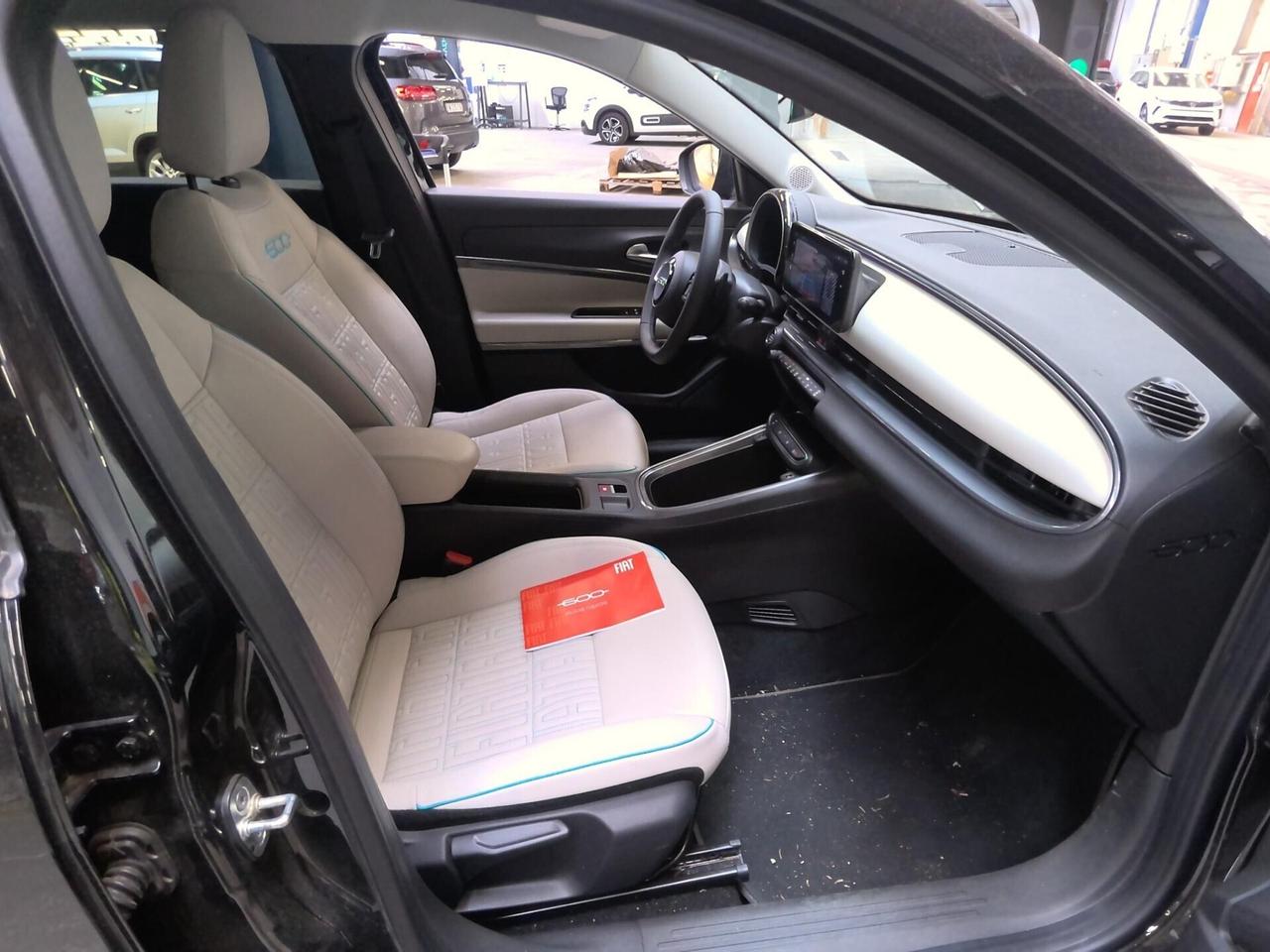 Fiat 600 Hybrid 100 CV DCT MHEV La Prima