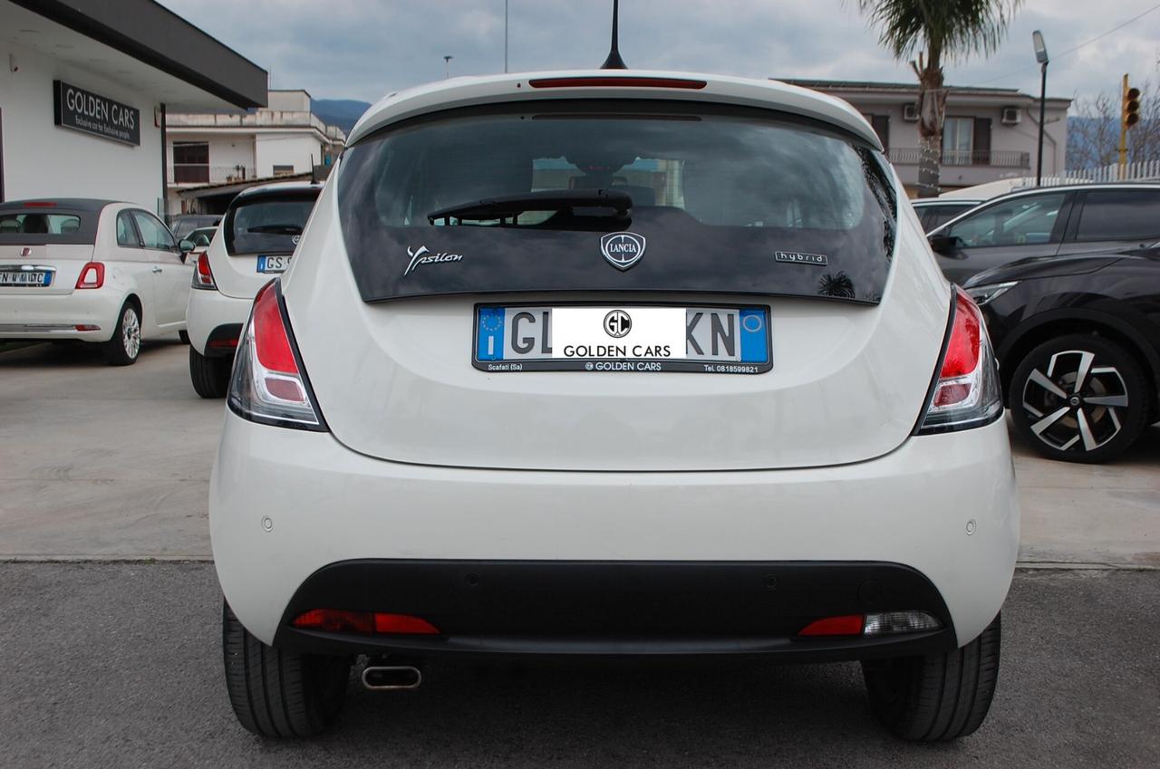 Lancia Ypsilon 1.0 firefly hybrid Gold Plus S&S Uff Italy USB