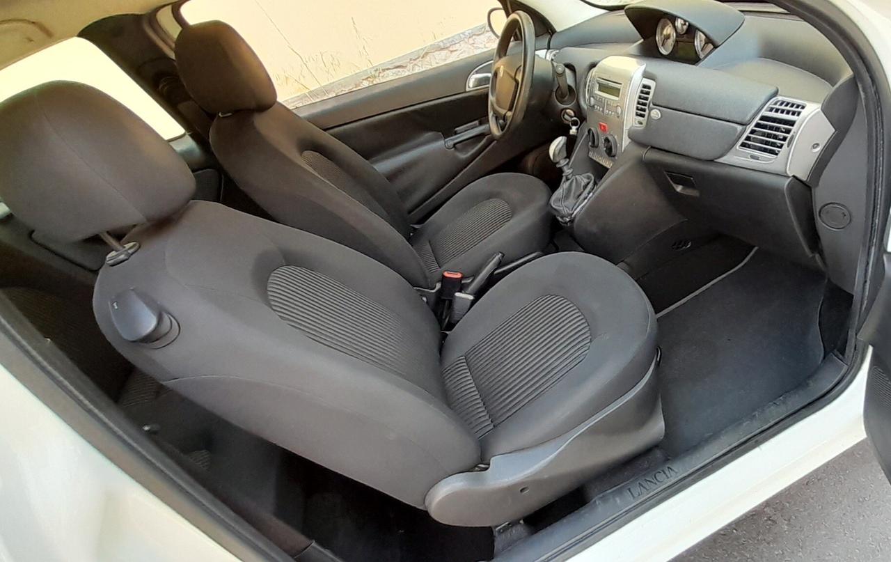 Lancia Ypsilon 1.2 Argento