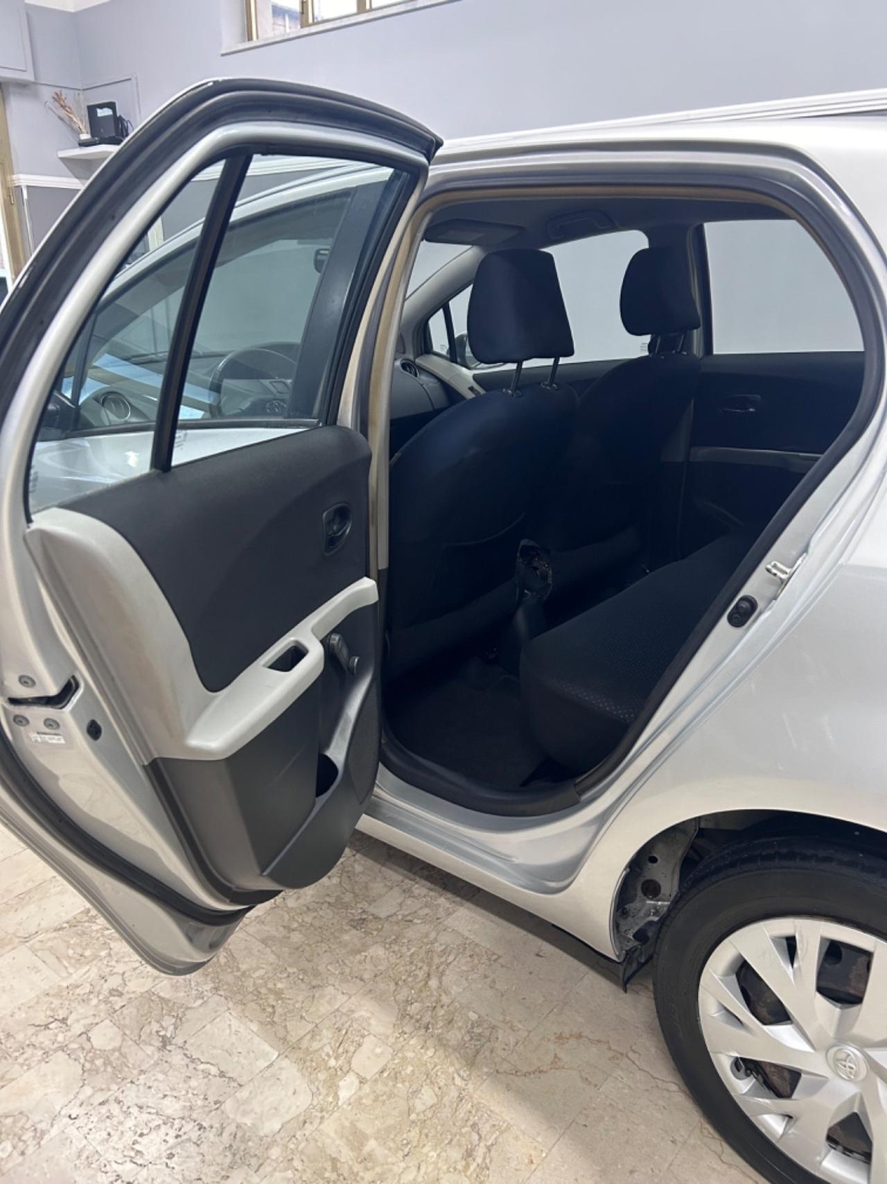 Toyota Yaris 1.4 D-4D DPF 5 porte Sol