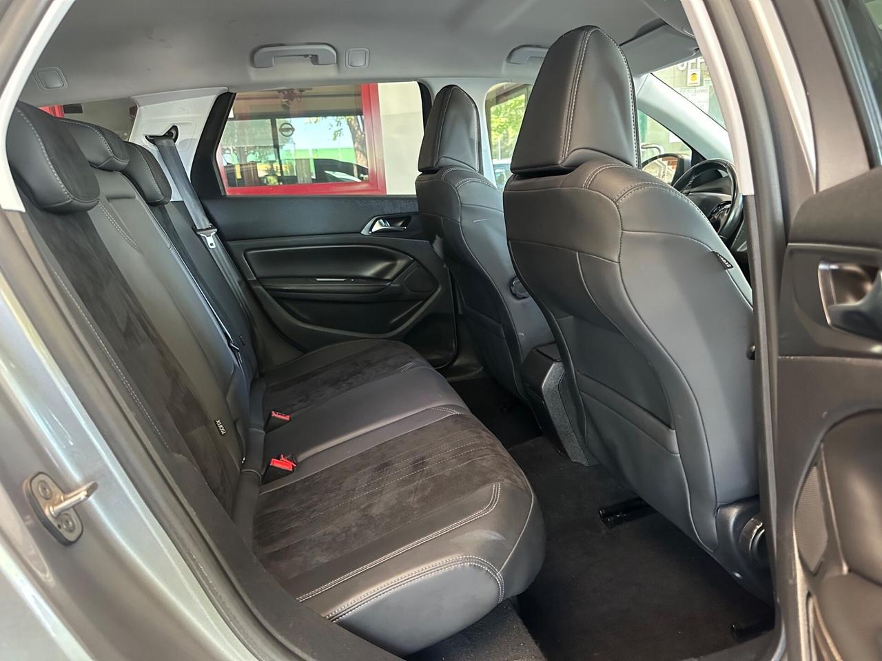 Peugeot 308 BlueHDi 150 S&S SW Allure GT Line