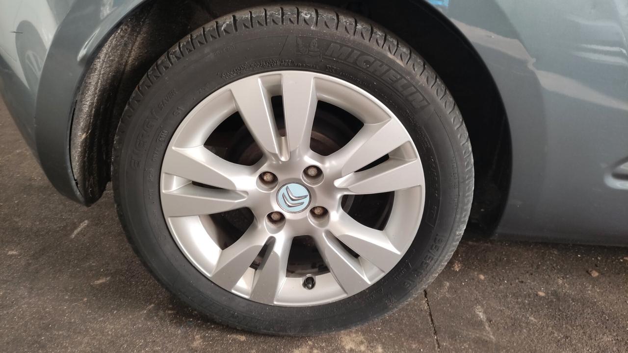 Citroen DS 3 1.4 VTi 95 Chic 70KW NEOPATENTATI - 2010