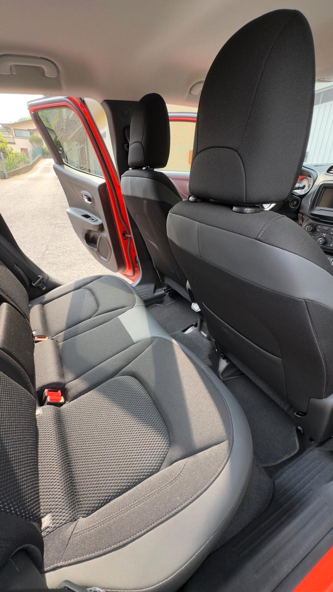 Jeep Renegade 1.6 Mjt 120 CV Night Eagle