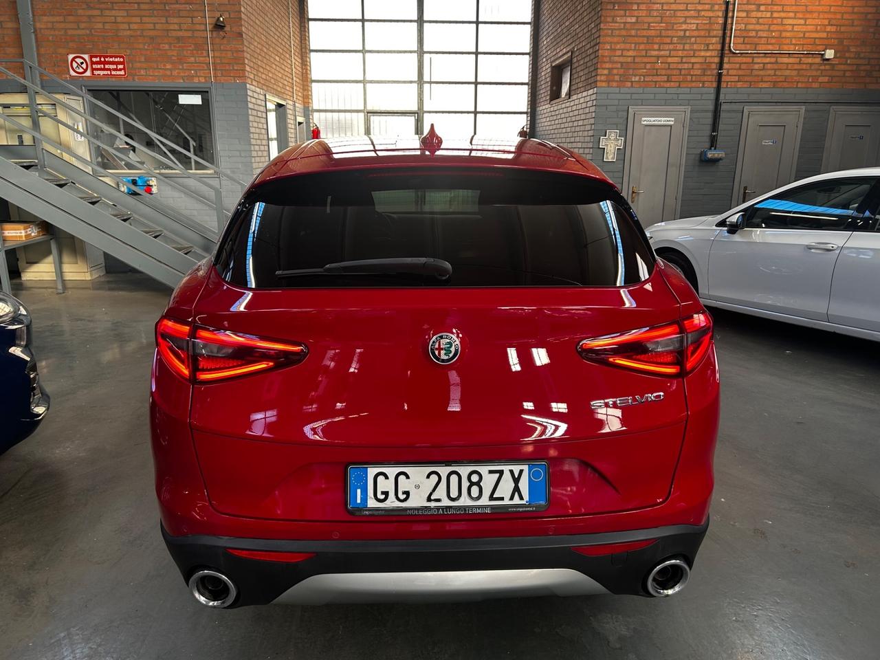 Alfa Romeo Stelvio 2.2 Turbodiesel 160 CV AT8 RWD Business