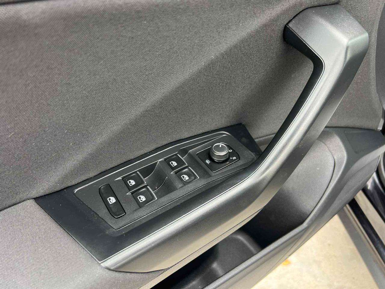 Volkswagen T-Roc 2.0 TDI 116Cv 6M -NAVI-CARPLAY
