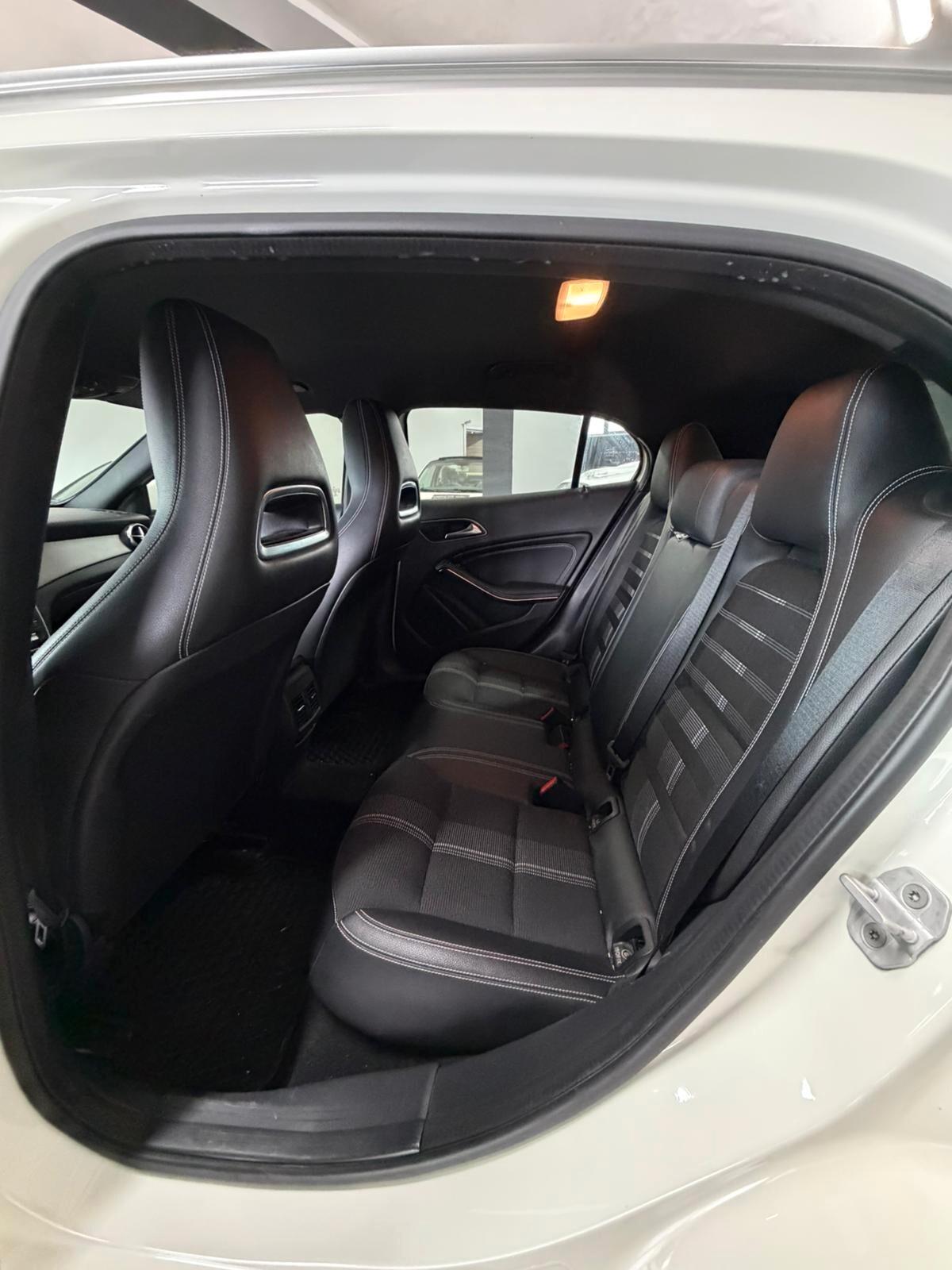 Mercedes-benz GLA 200 d Automatic Premium