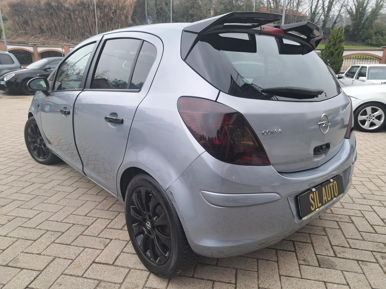 Opel Corsa 1.2 5 porte Club