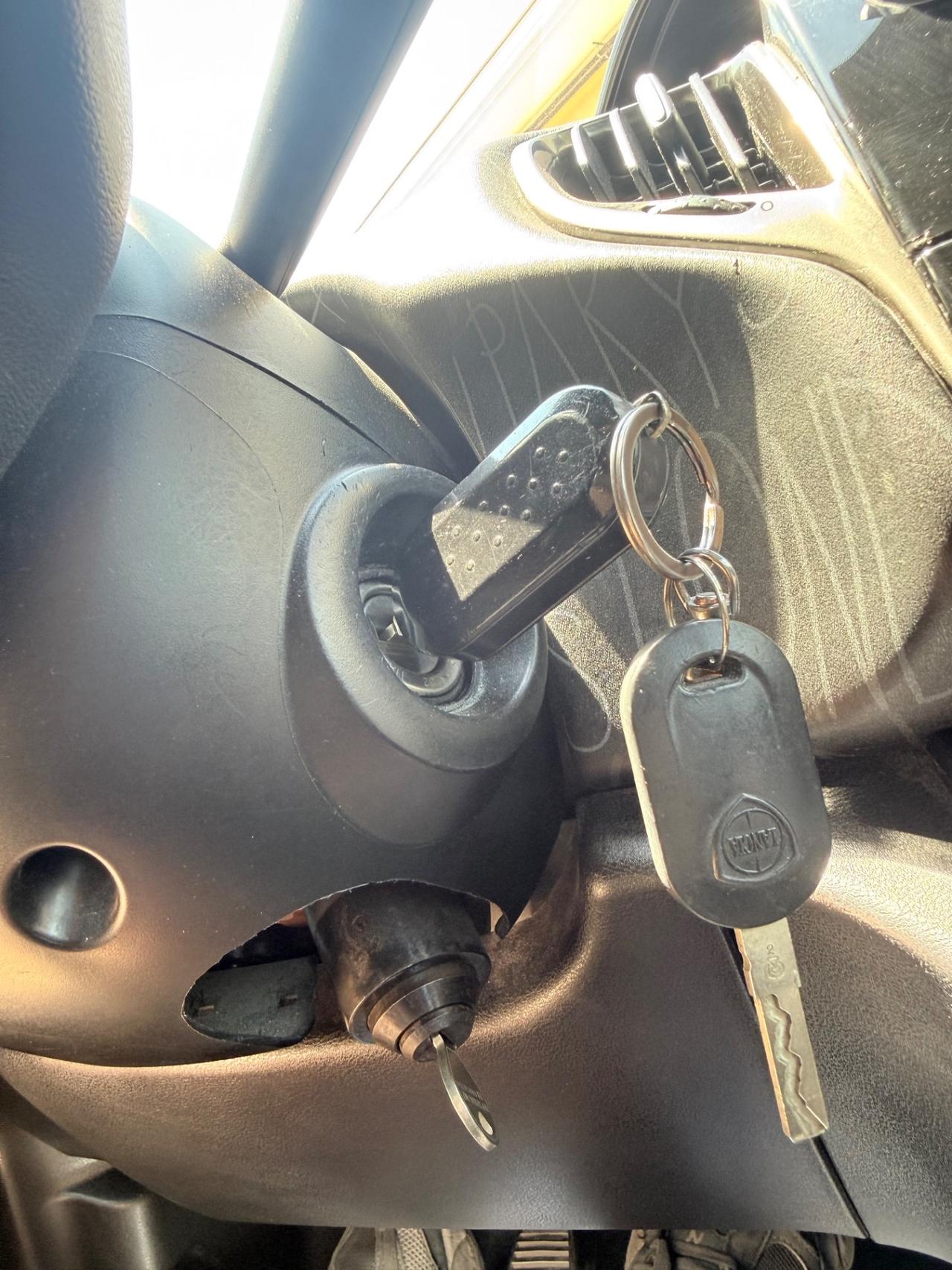 Lancia Ypsilon 0.9 TwinAir 85 CV 5 porte Metano Ecochic Gold