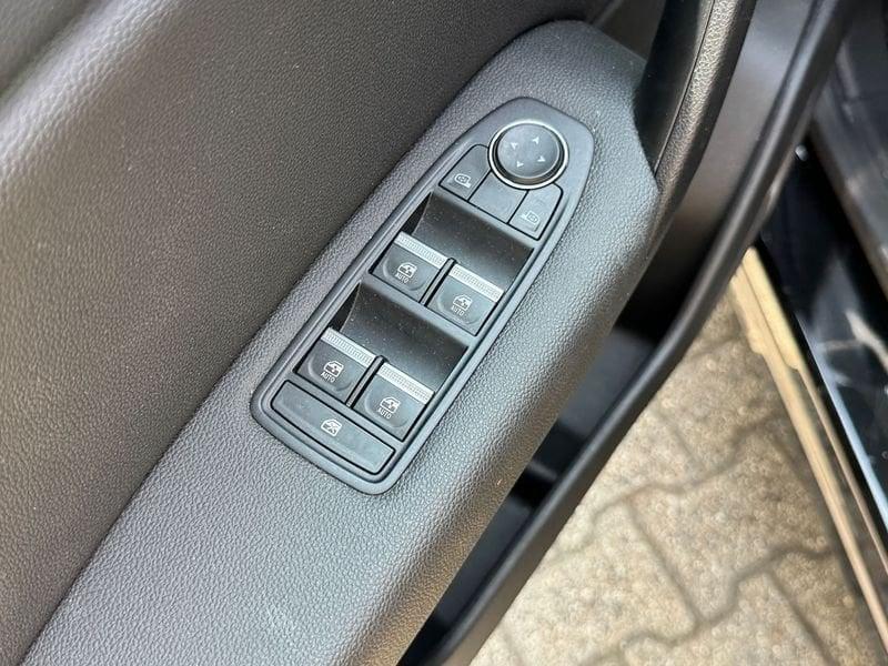 Renault Captur 1.6 E-Tech hybrid Intens 145cv auto 1.6 E-TECH Hybrid Intens Auto