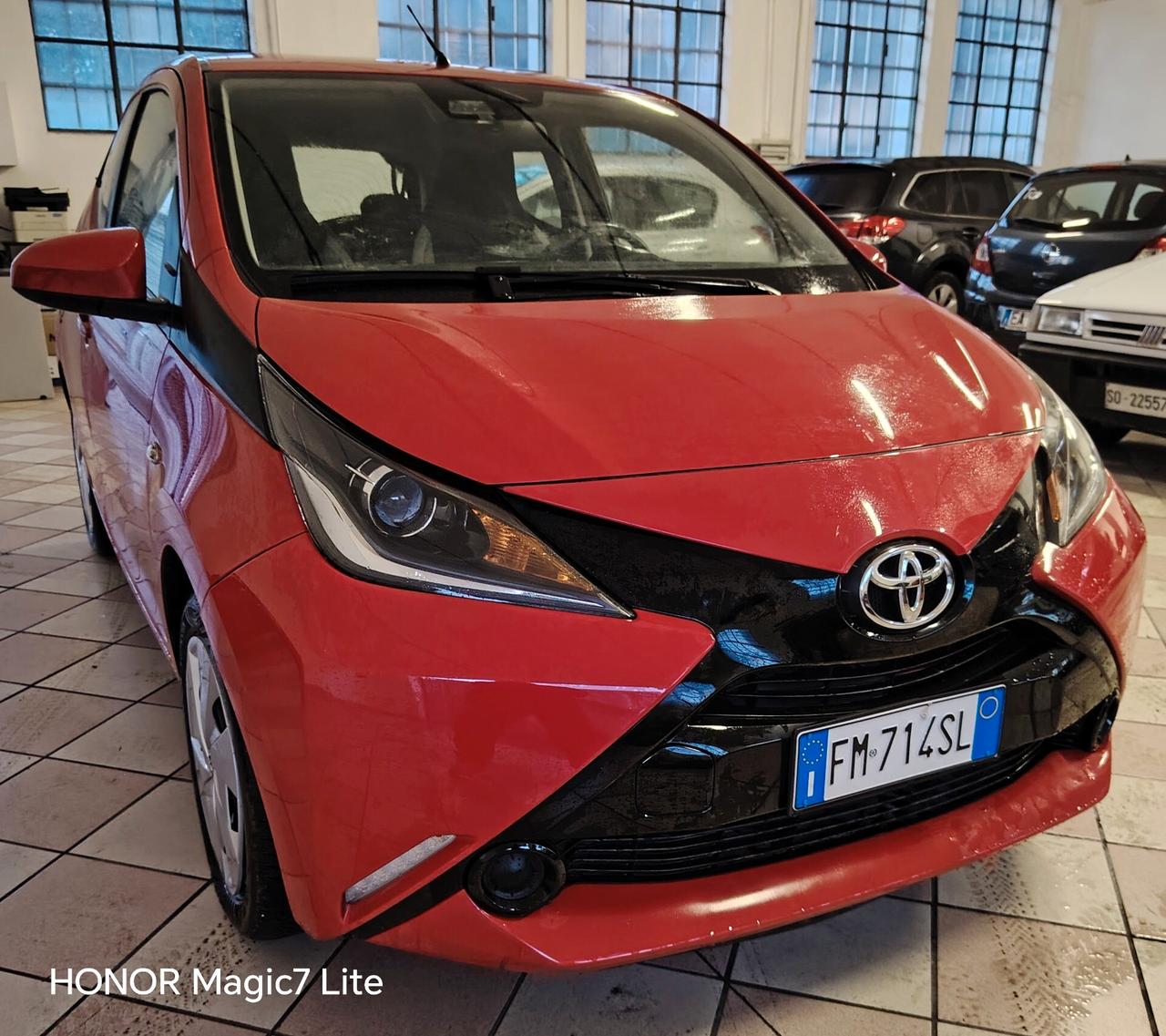 Toyota Aygo 1.0 VVT-i 69 CV 5 porte x-business