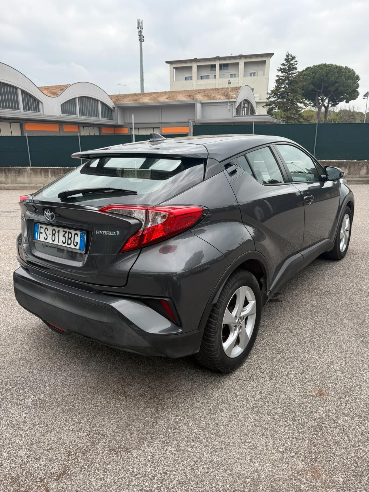 Toyota C-HR 1.8 Hybrid E-CVT Business