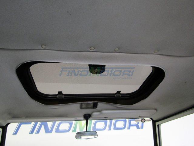 LAND ROVER Defender 90 2.5 Td5 6 POSTI