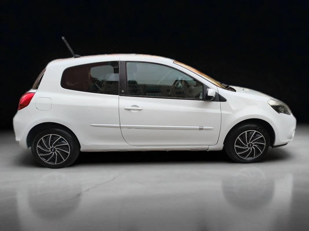 Renault Clio III 2009 Clio III 2010 -1.2 16v 3p